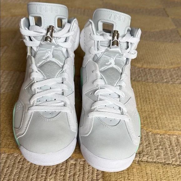 Air Jordan Retro 6 Mint Foam (M6.5/W8) - Picture 2 of 6